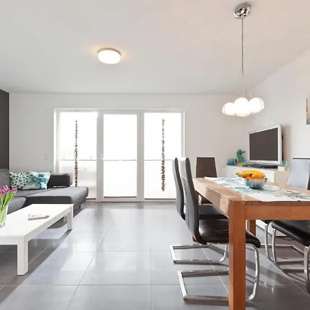 Friedrichstr 28, 4 *